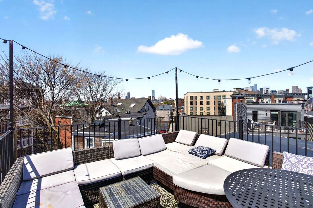 Condo in Boston, Massachusetts, United States 1 - 18079841