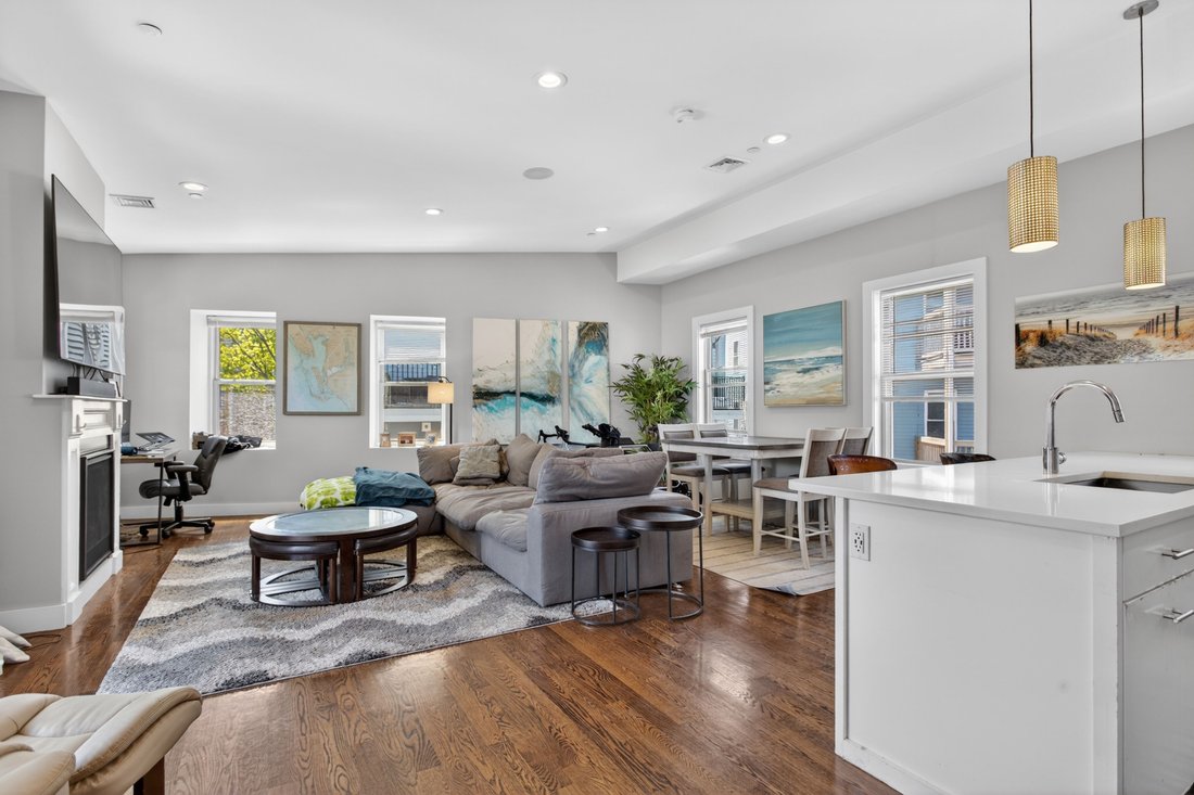 Condo in Boston, Massachusetts, United States 2 - 18079841