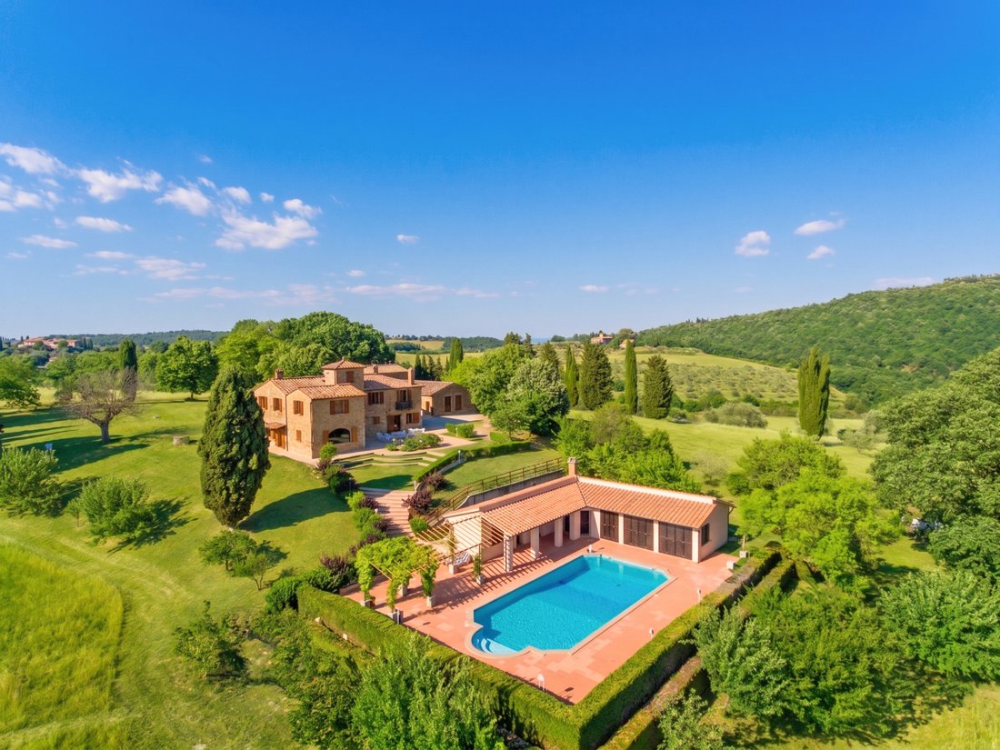 Country House in Torrita di Siena, Tuscany, Italy 2 - 12853353