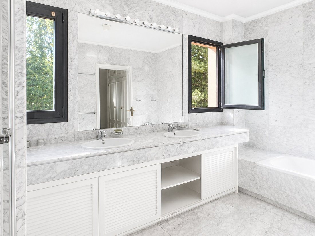 Villa in Somosaguas, Pozuelo de Alarcon, Comunidad de Madrid 4 - 18079954