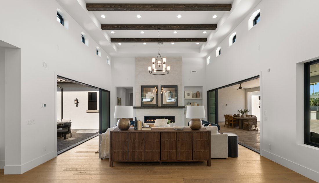 Paradise Valley, Arizona, United States 5 - 18080031