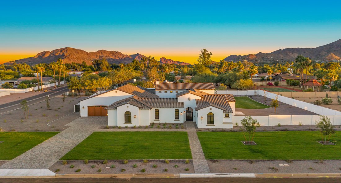 Paradise Valley, Arizona, United States 2 - 18080031