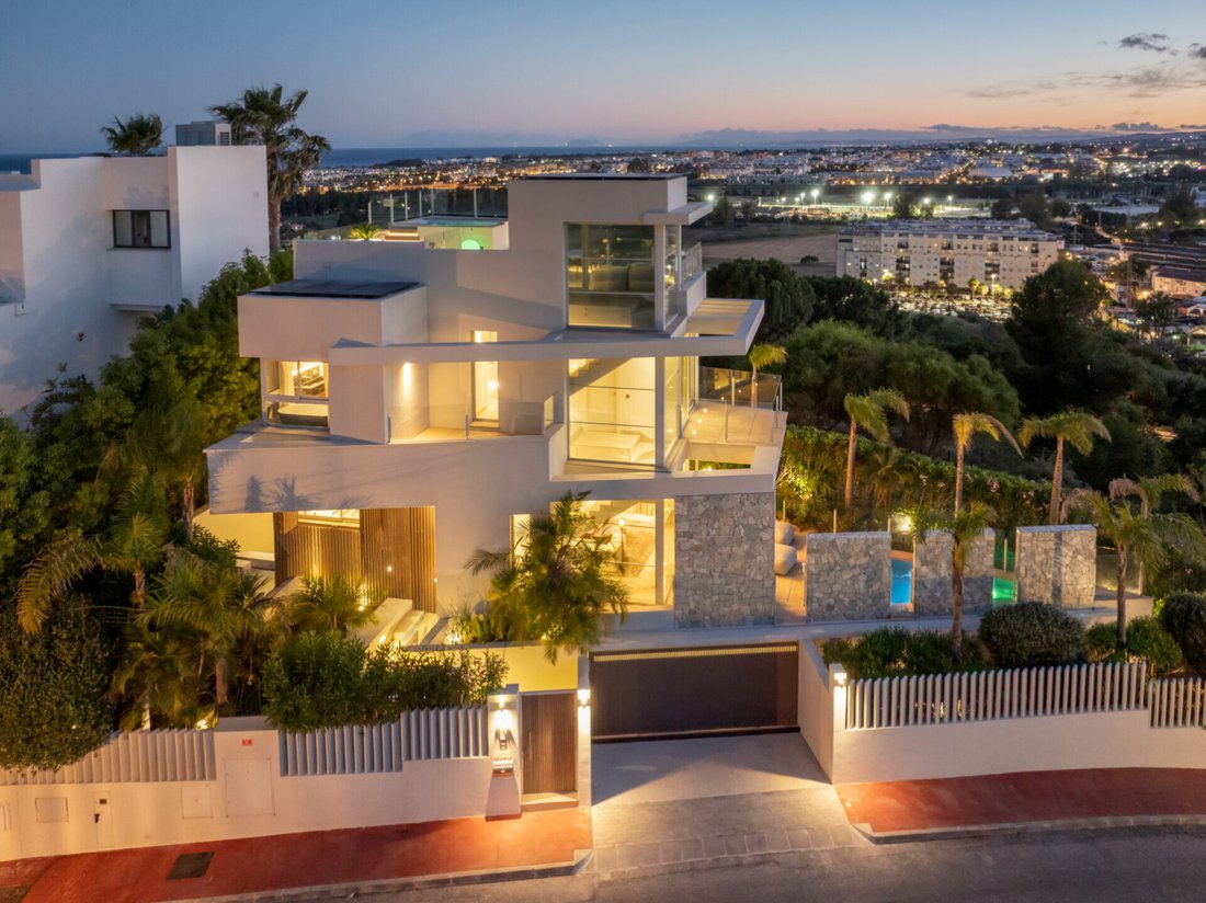 Villa in Nueva Andalucia, Marbella, Spain 2 - 18079986