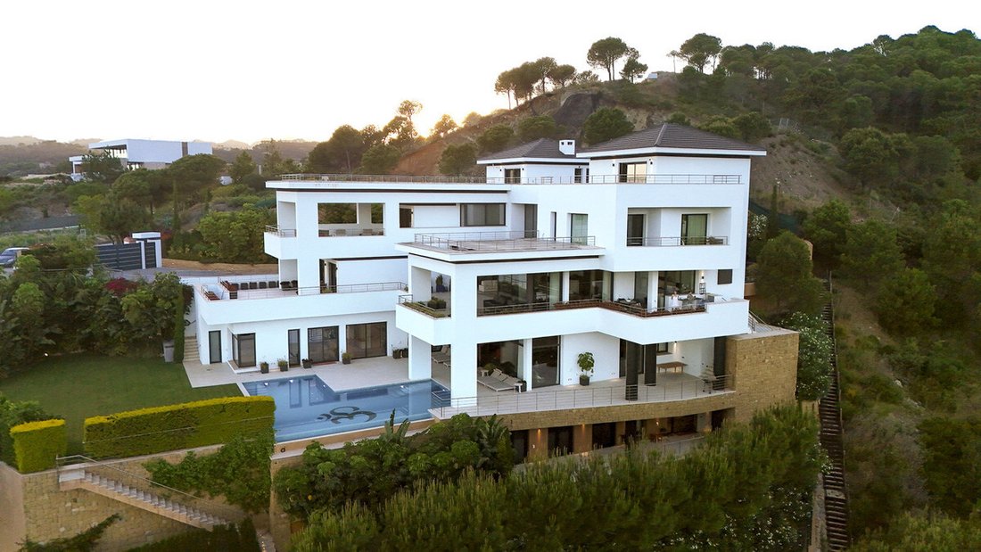 Villa in Benahavis, Andalusia, Spain 1 - 18080034