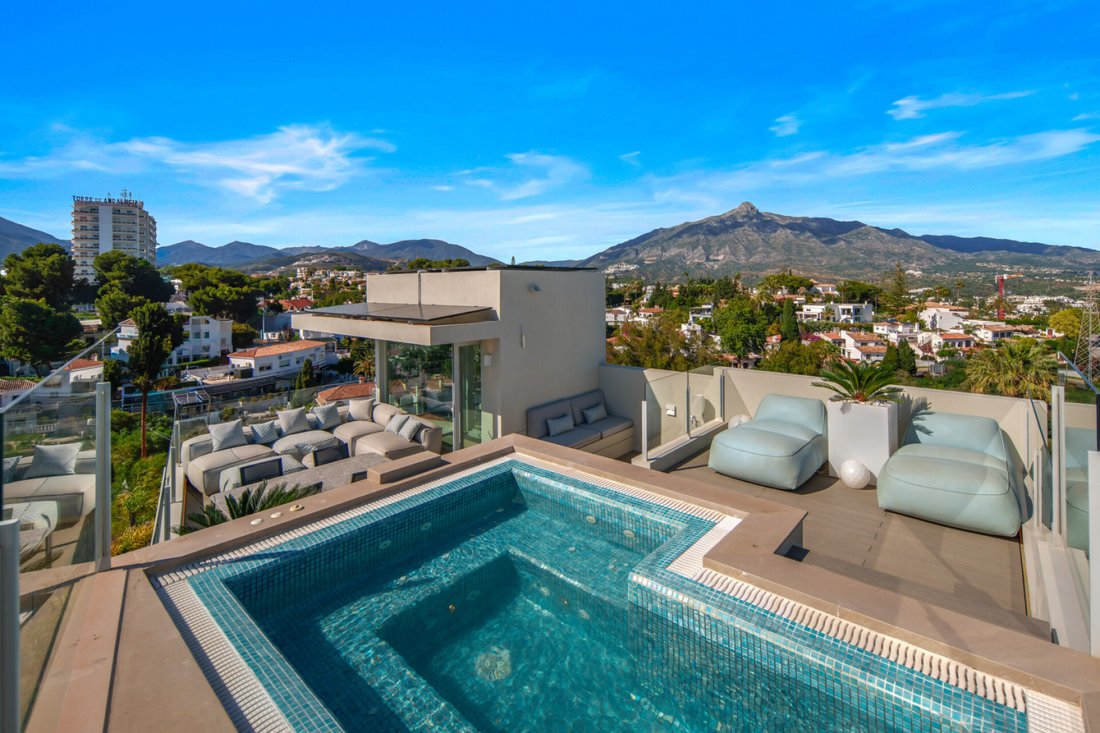 Villa in Nueva Andalucia, Marbella, Spain 4 - 18079986