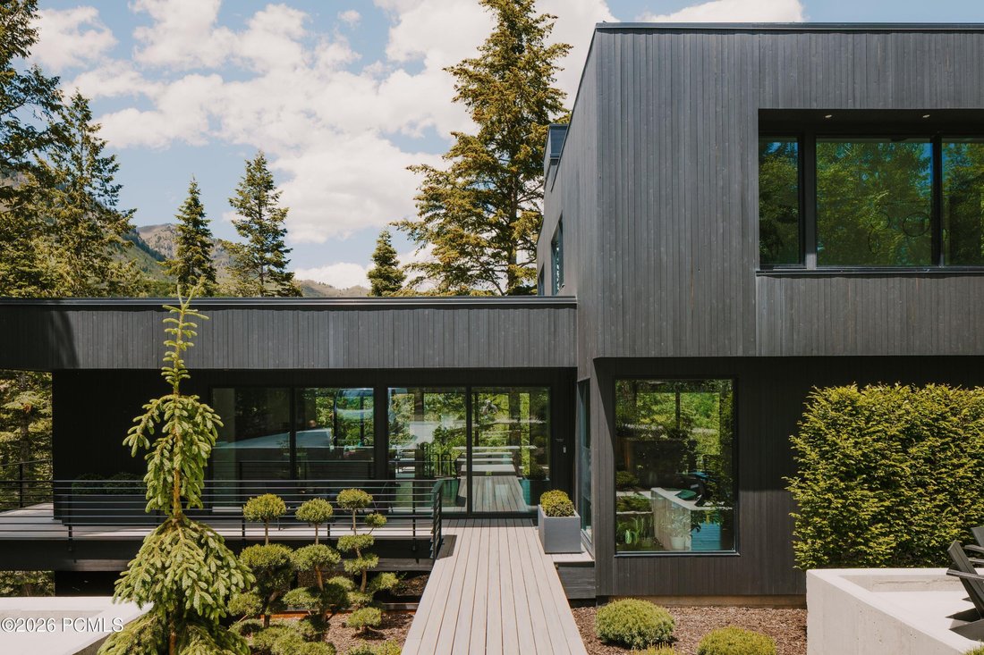House in Provo, Utah, United States 2 - 18080196