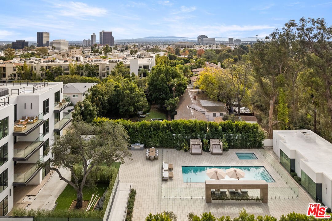 Condo in Los Angeles, California, United States 3 - 18080134