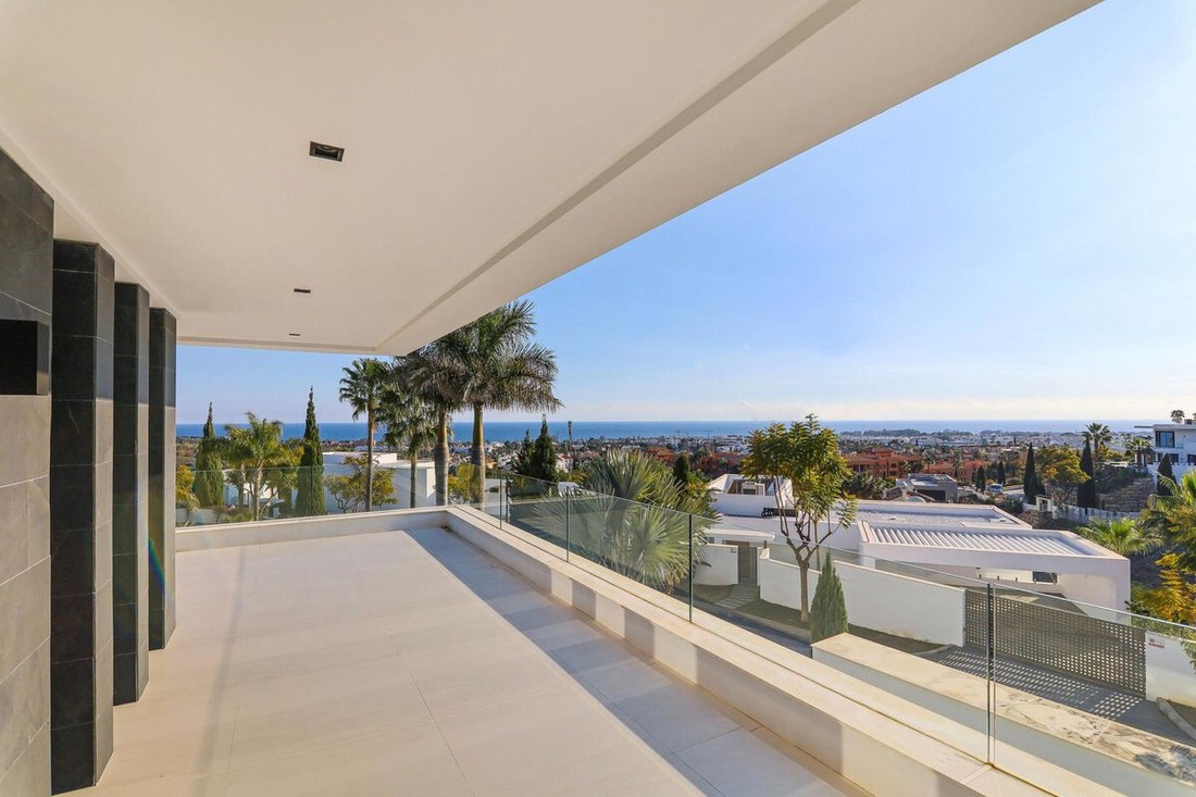 Villa in Estepona, Andalusia, Spain 3 - 18079996