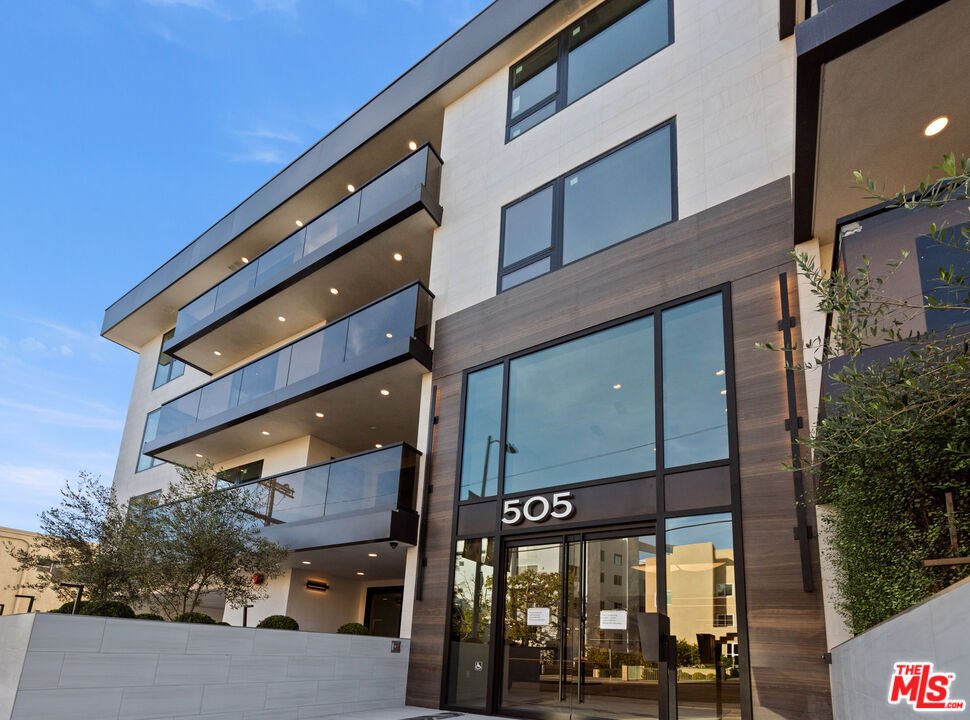 Condo in Los Angeles, California, United States 5 - 18080134