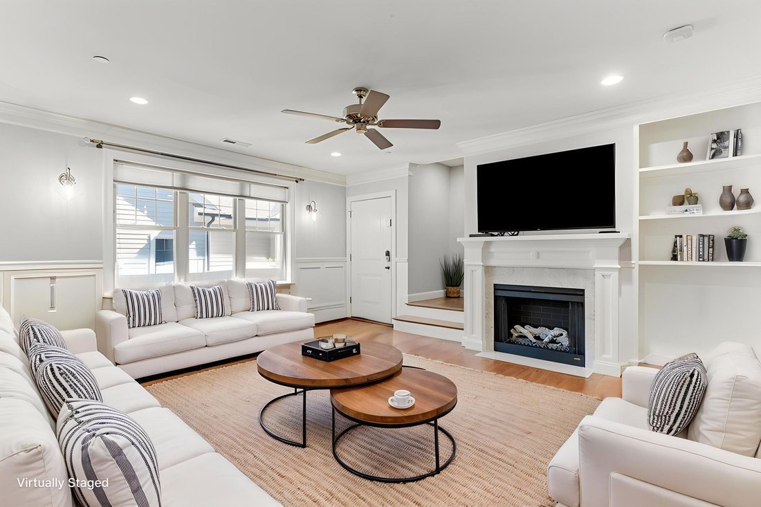Condo in Boston, Massachusetts, United States 1 - 18079899