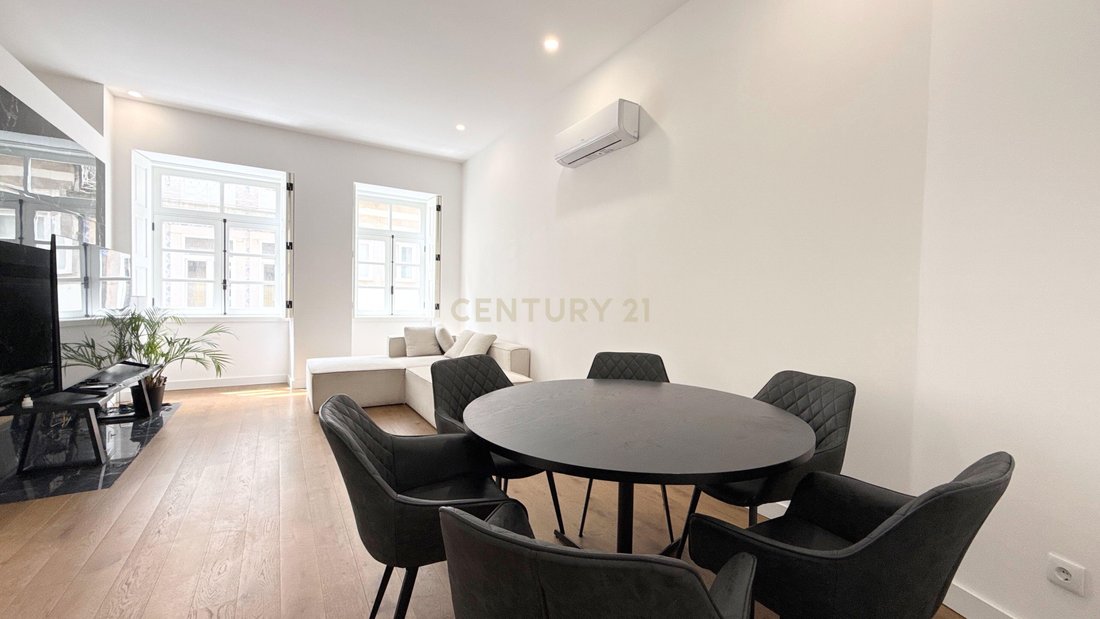 Apartment in Cedofeita, Santo Ildefonso, Se, Miragaia, Sao Nicolau e Vitoria, Porto District, Portugal 3 - 17879982