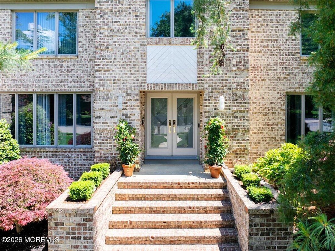 House in Marlboro Township, New Jersey, United States 4 - 18080081