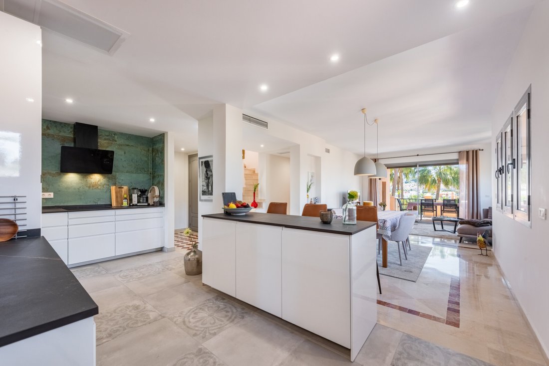 Penthouse in Estepona, Andalusia, Spain 4 - 18080127
