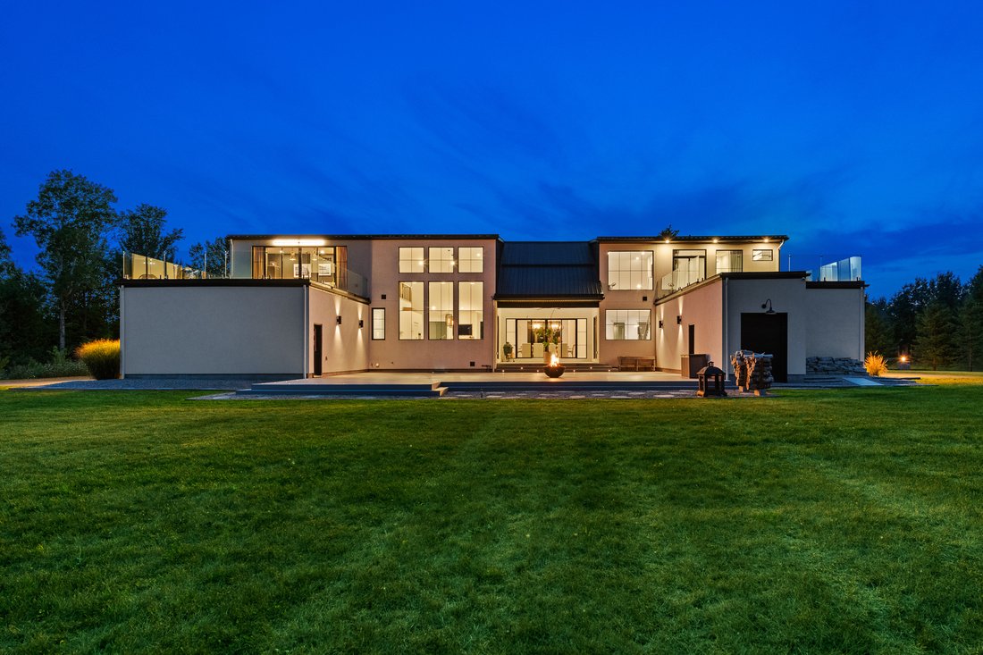 House in Ottawa, Ontario, Canada 3 - 18080122