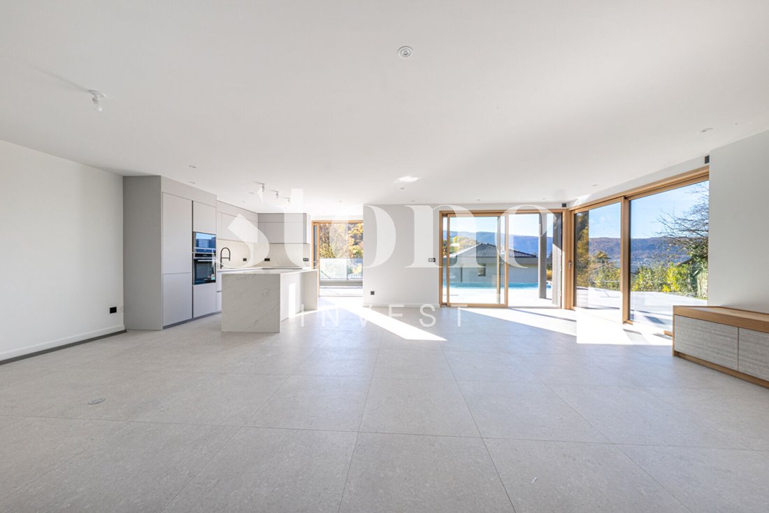 Villa in Menthon-Saint-Bernard, Auvergne-Rhône-Alpes, France 3 - 18080363