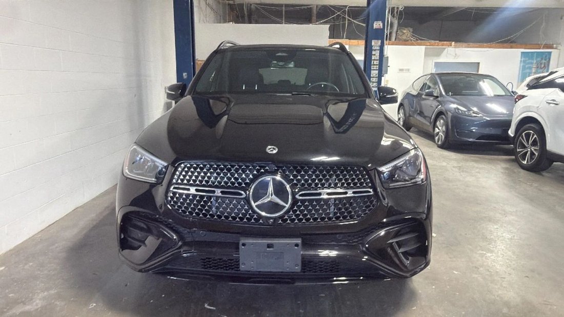 Suv in Placentia, CA, United States 2 - 18080518
