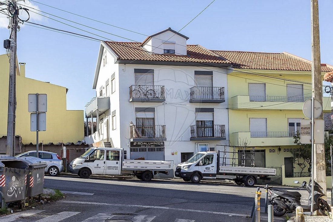 House in Pontinha e Famoes, Lisbon, Portugal 1 - 17067615