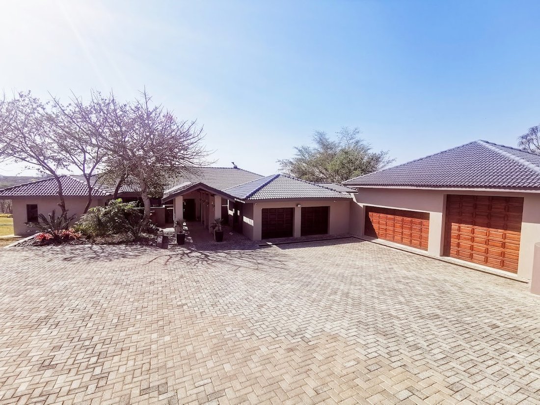 House in Mbombela, Mpumalanga, South Africa 2 - 18080601