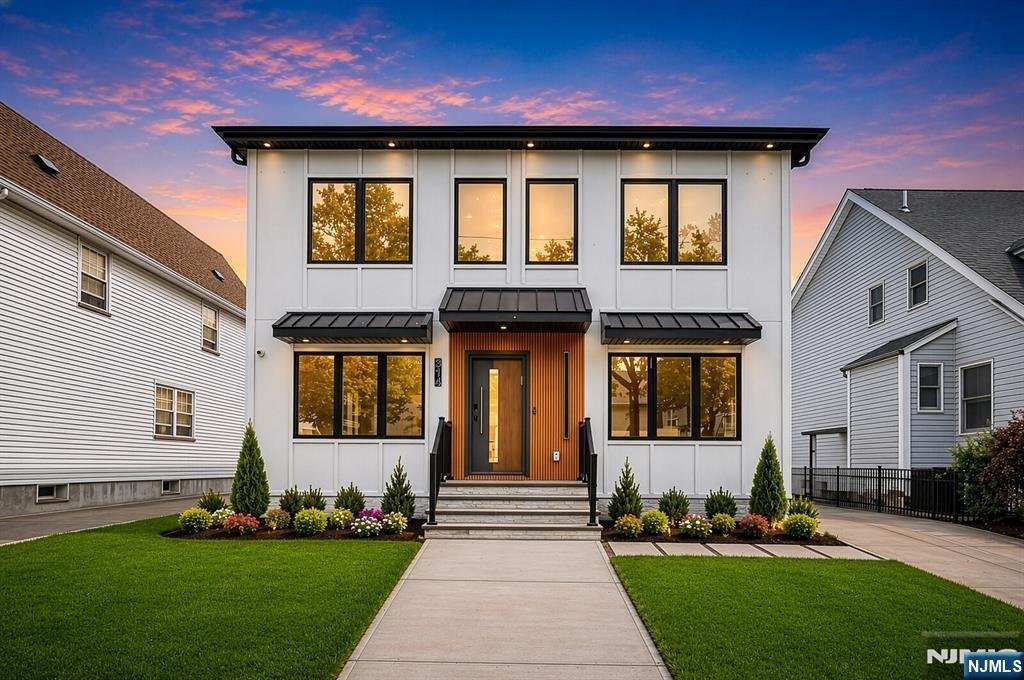 House in Rutherford, New Jersey, United States 1 - 18080226