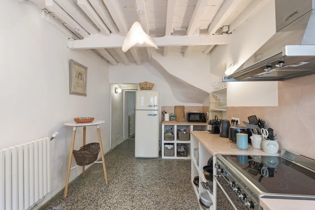 Townhouse in Arles, Provence-Alpes-Côte d'Azur, France 4 - 17235021