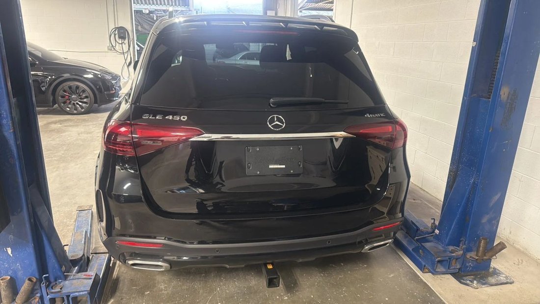 Suv in Placentia, CA, United States 5 - 18080518