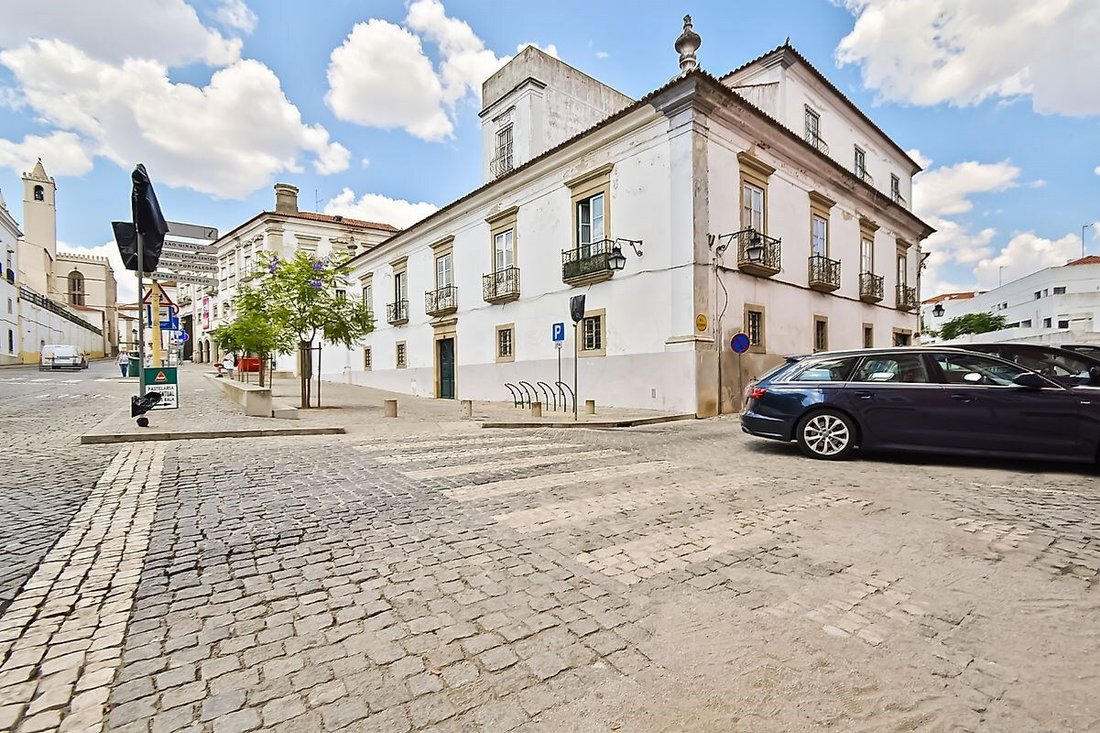 House in Evora (Sao Mamede, Se, Sao Pedro e Santo Antao), Évora District, Portugal 1 - 12590081