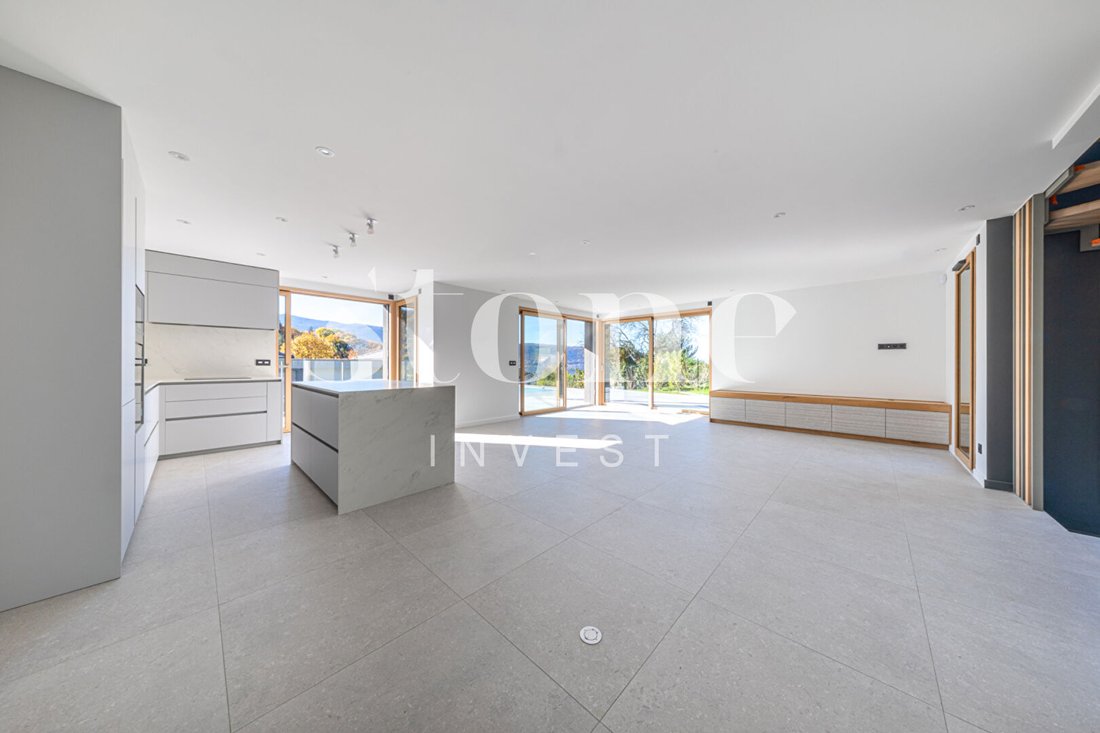 Villa in Menthon-Saint-Bernard, Auvergne-Rhône-Alpes, France 2 - 18080363