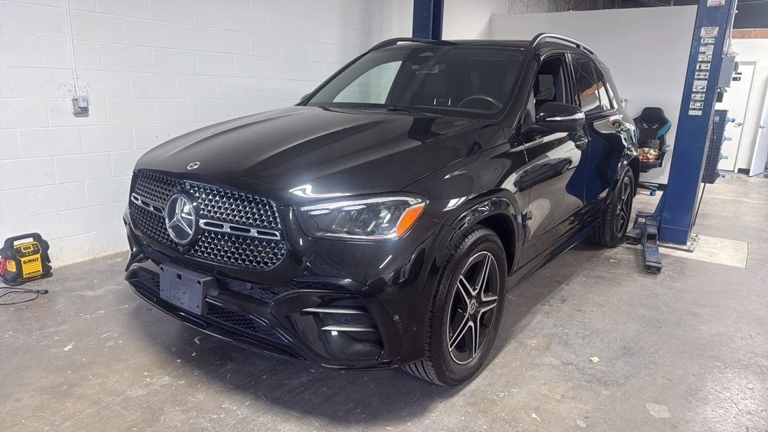 Suv in Placentia, CA, United States 1 - 18080518