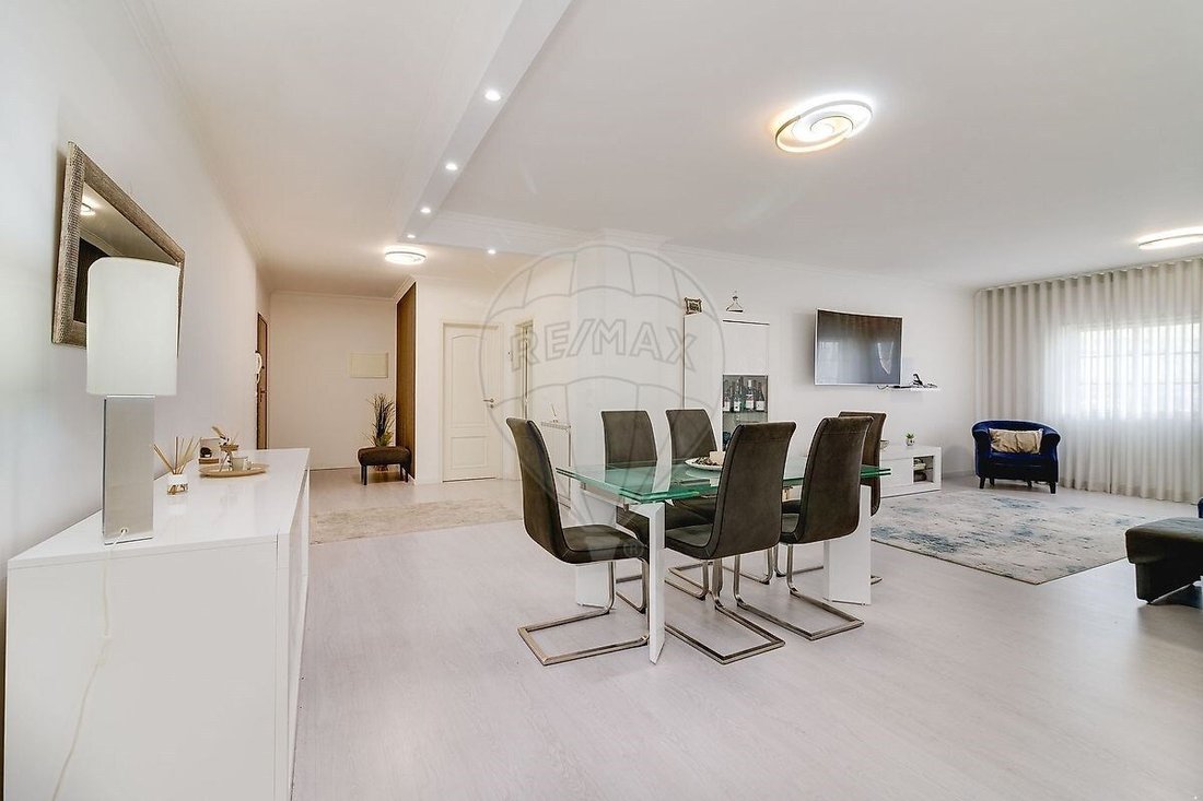 Apartment in Malveira e Sao Miguel de Alcainca, Lisbon, Portugal 1 - 17529932