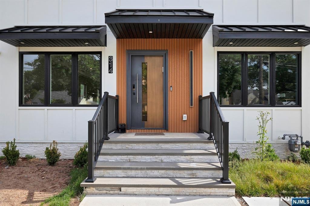 House in Rutherford, New Jersey, United States 3 - 18080226
