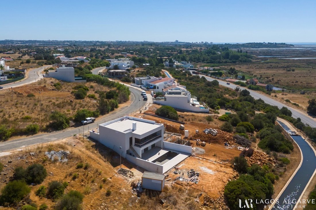 Villa in Mexilhoeira Grande, Algarve, Portugal 5 - 16220161