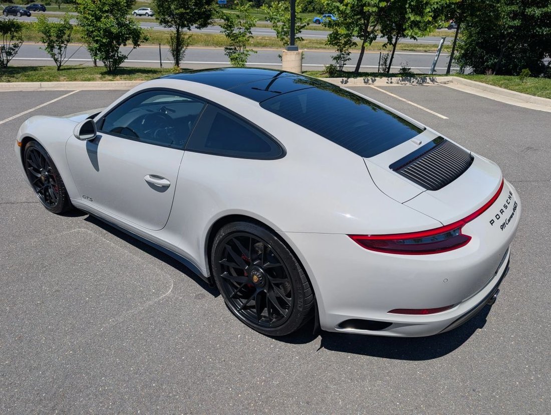 Coupe in Ashburn, VA, United States 5 - 18080564