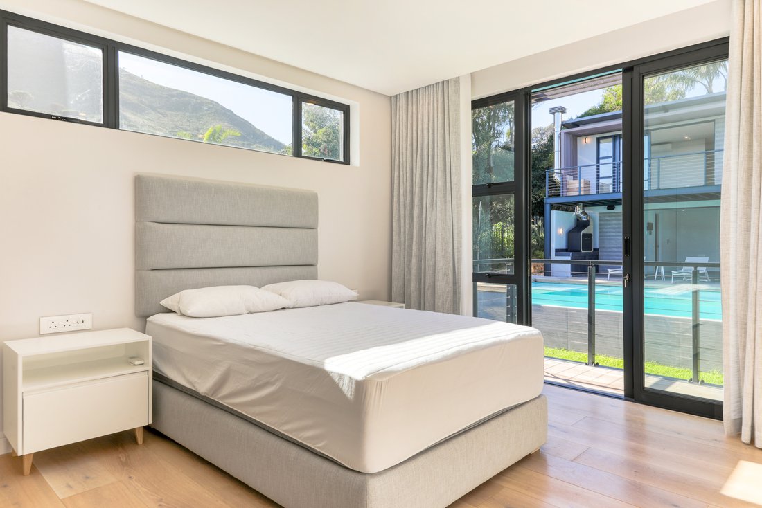 House in Bakoven, Cape Town, South Africa 4 - 15912861