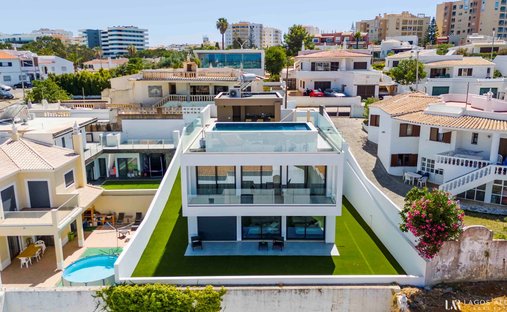 Villa in Sao Goncalo de Lagos, Algarve, Portugal 1