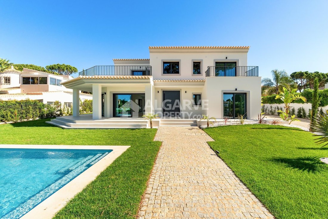 Villa in Vilamoura, Quarteira, Algarve 1 - 16568312