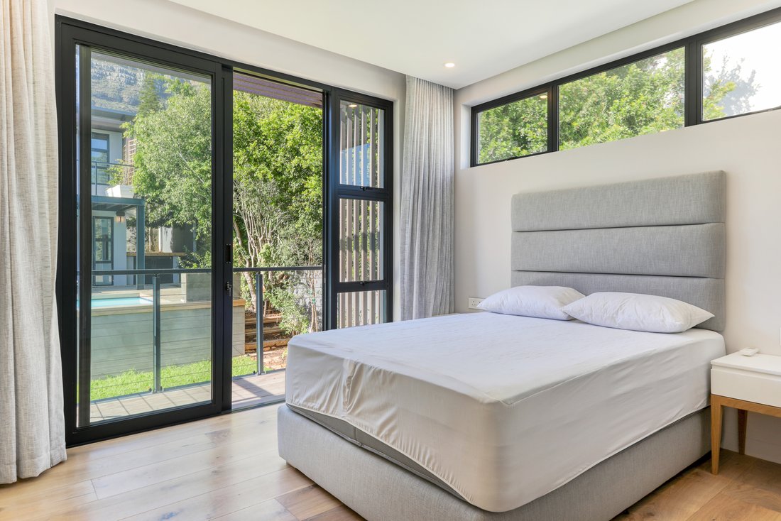 House in Bakoven, Cape Town, South Africa 3 - 15912861