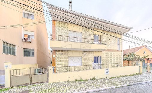 Villa in Santa Iria de Azoia, Sao Joao da Talha e Bobadela, Lissabon, Portugal 1