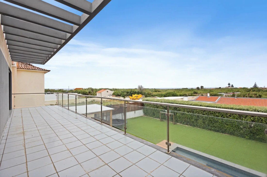 Villa in Ferrel, Leiria District, Portugal 1 - 18080266