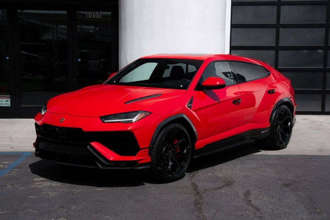 Suv in Bloomington, CA, United States 3 - 18080432