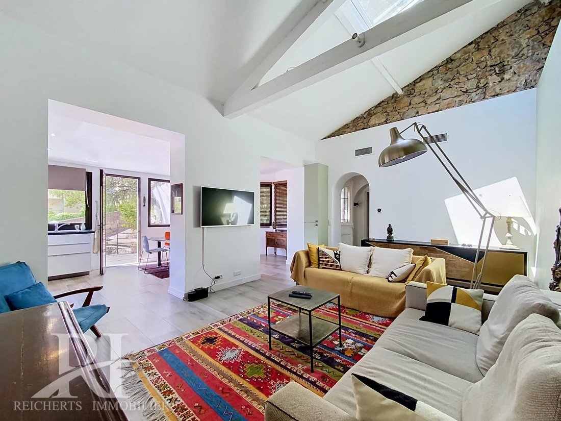 House in Cannes, Provence-Alpes-Côte d'Azur, France 2 - 18080192