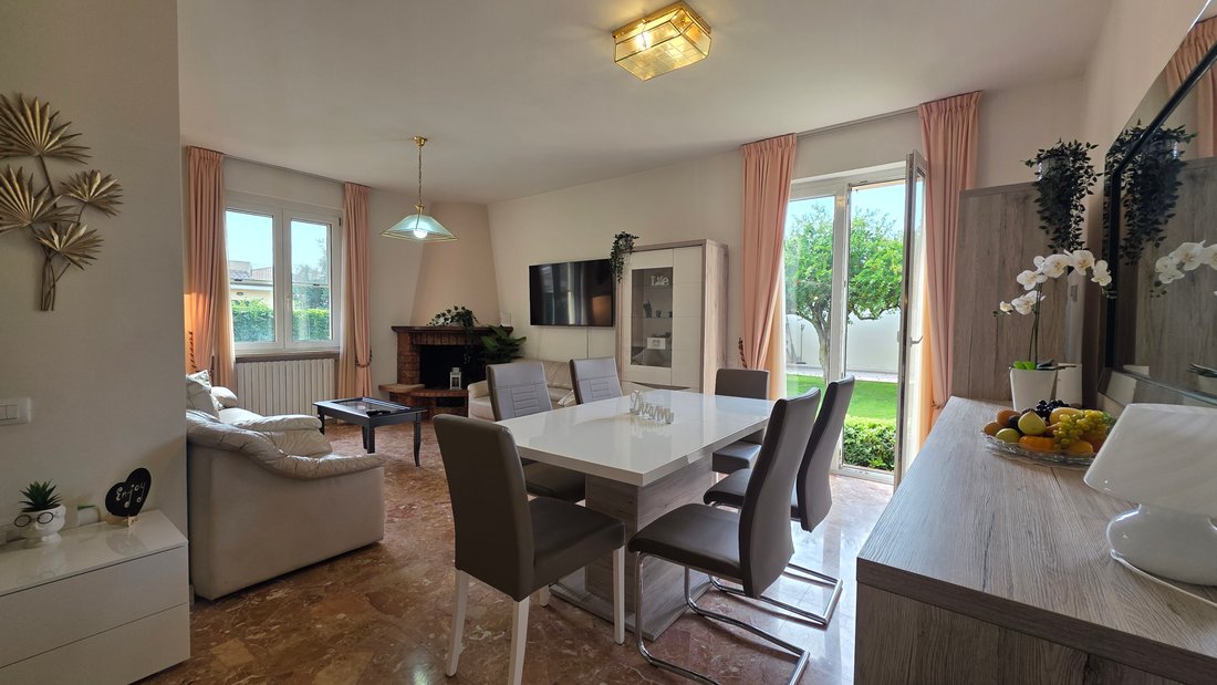 Villa à Quartu Sant'Elena, Sardaigne, Italie 3 - 17854078