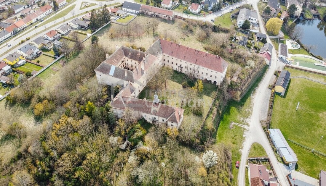 Rabensburg, Lower Austria, Austria 1 - 18080307