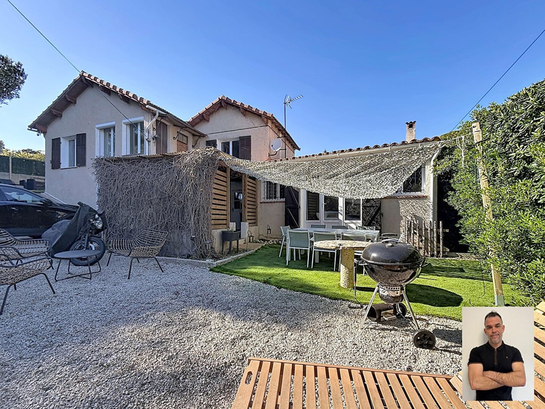 Villa in Le Village-L'Esperon, Sausset-les-Pins, France 1 - 18080384