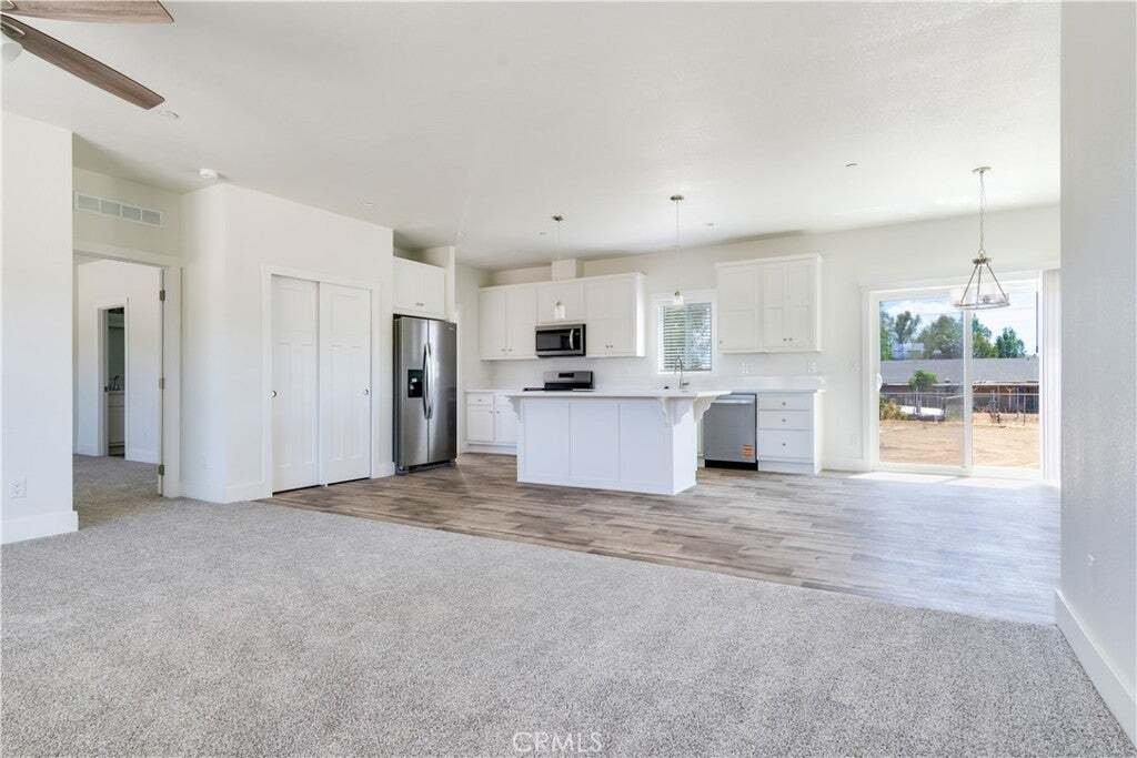 Riverside, California, United States 2 - 17767626