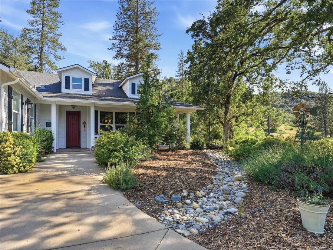 House in Oakhurst, California, United States 3 - 18080721