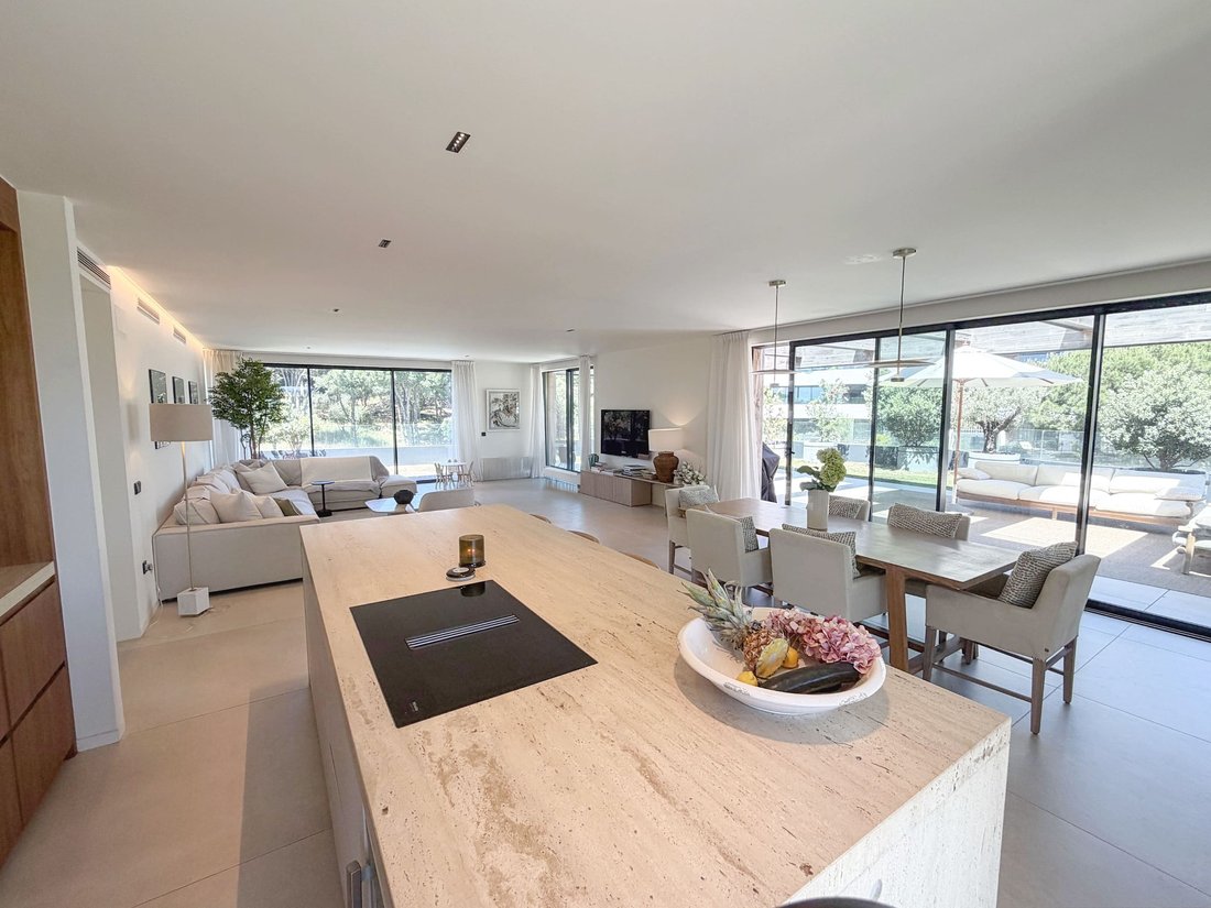 Penthouse in Sotogrande, San Roque, Andalusia 5 - 18080737