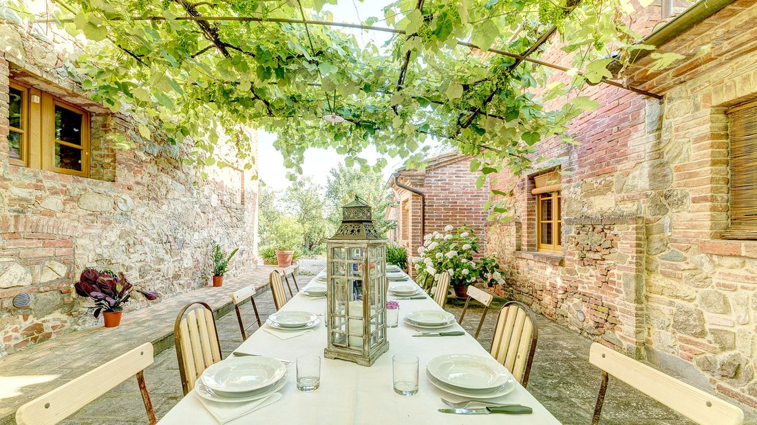 Country House in Foiano della Chiana, Tuscany, Italy 3 - 18080811
