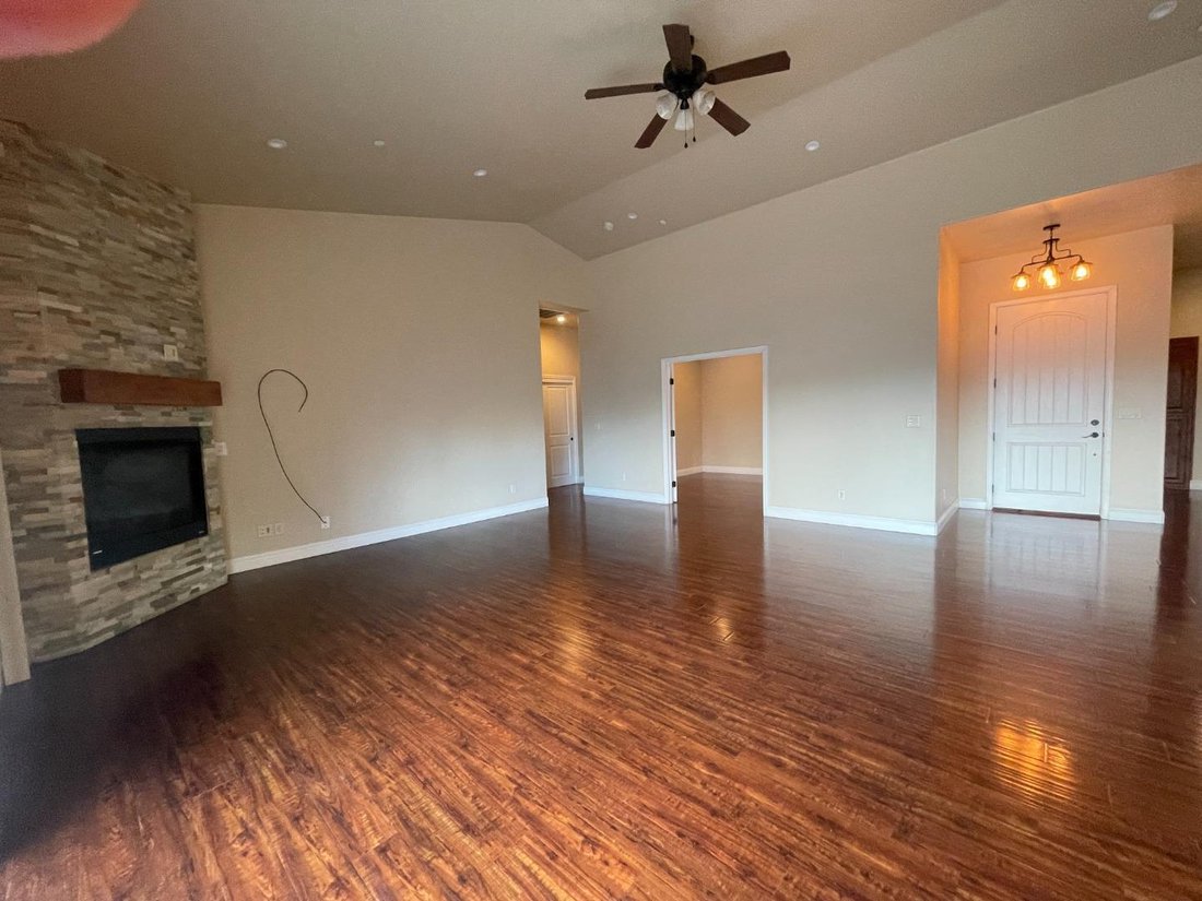 House in Hollister, California, United States 4 - 18080768