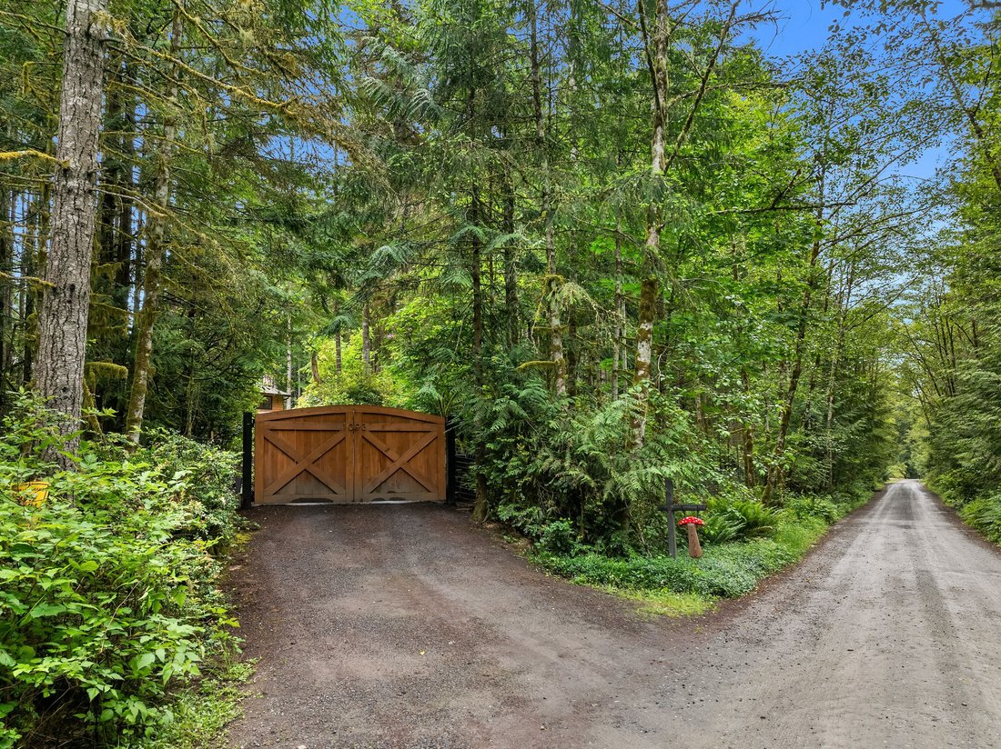 Poulsbo, Washington, United States 3 - 18080800