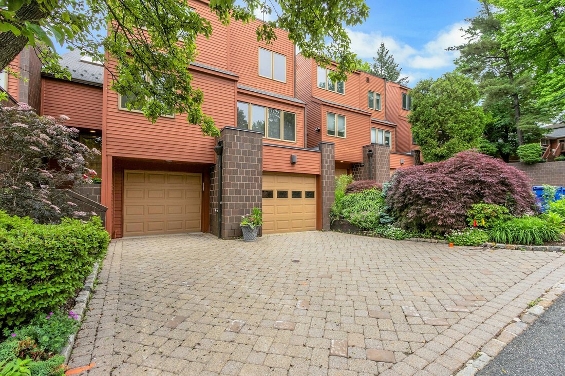 House in Englewood, New Jersey, United States 3 - 18080804